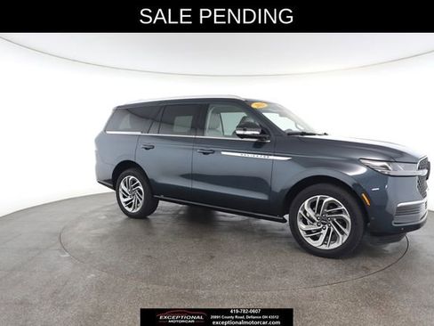 Used 2025 Lincoln Navigator Reserve AWD/4WD image 25
