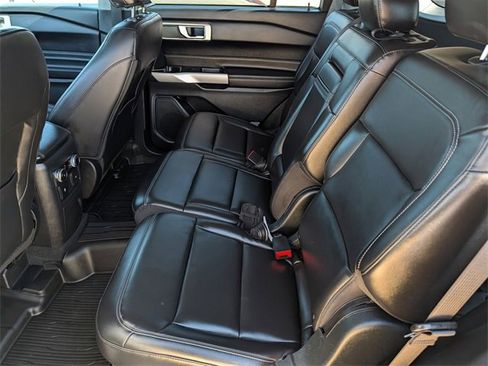 Used 2022 Ford Explorer XLT w/ Equipment Group 202A image 20