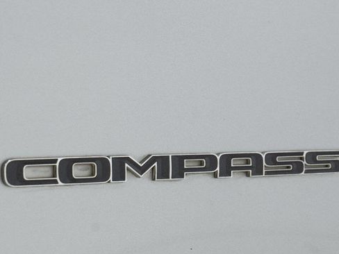 Used 2017 Jeep Compass Latitude w/ Popular Equipment Group FWD image 15