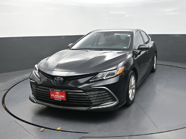 Used 2023 Toyota Camry LE AWD/4WD image 2