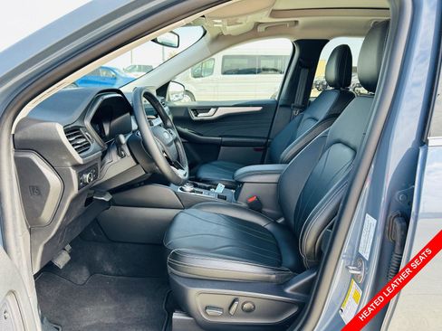 Used 2025 Ford Escape PHEV w/ PHEV Premium Package image 3