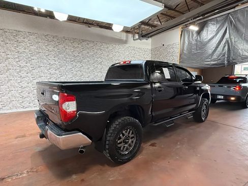Used 2017 Toyota Tundra SR5 w/ SR5 Upgrade Package AWD/4WD image 7