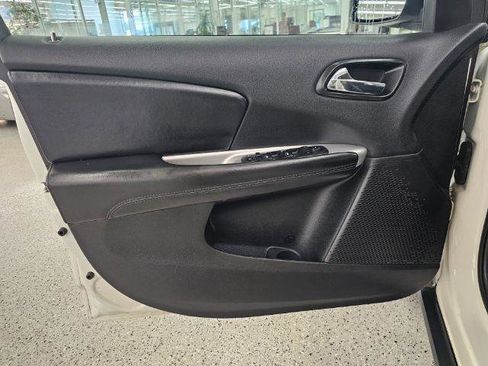 Used 2018 Dodge Journey SE w/ Connectivity Group FWD image 25