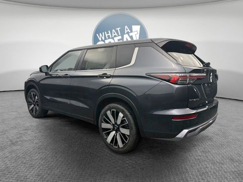 New 2025 Mitsubishi Outlander SE image 6