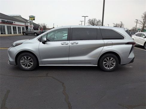 Certified 2024 Toyota Sienna LE image 4