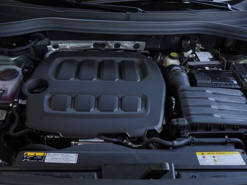 Used 2025 Volkswagen Tiguan SEL R-Line AWD/4WD image 35