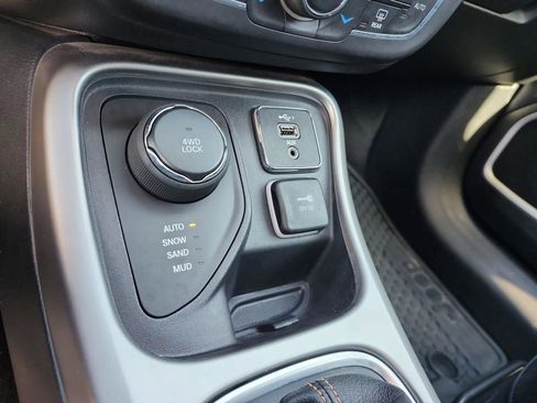 Used 2019 Jeep Compass Latitude w/ Popular Equipment Group image 24