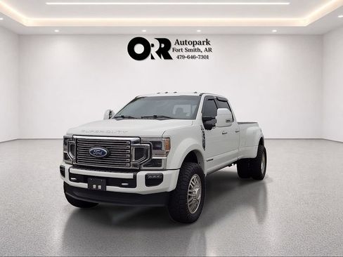 Used 2022 Ford F450 Platinum w/ FX4 Off-Road Package AWD/4WD image 2