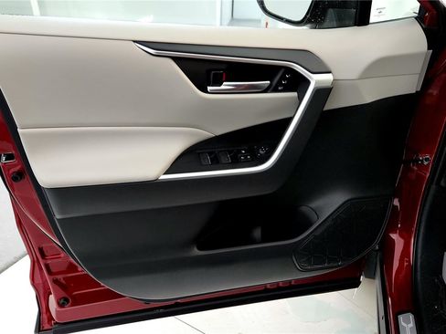 Certified 2025 Toyota RAV4 XLE Premium image 31