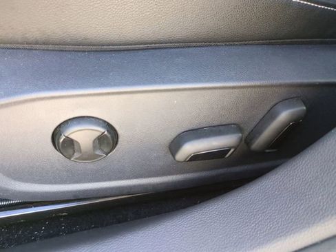 Used 2025 Volkswagen Jetta SE image 22