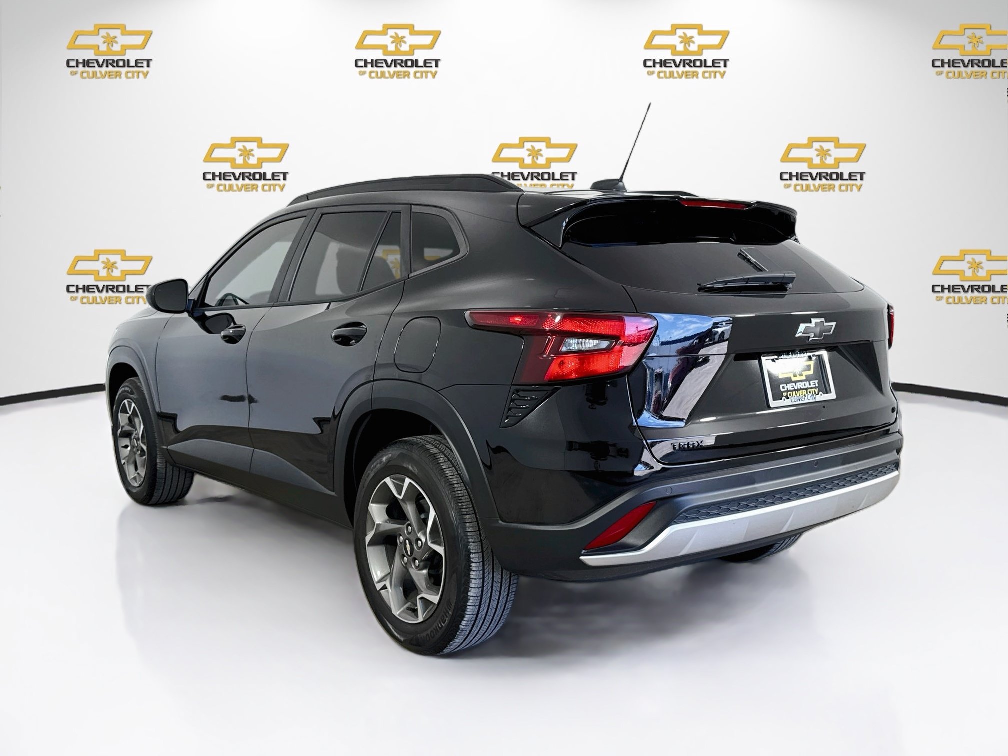 Used 2025 Chevrolet Trax LT w/ Driver Confidence Package FWD image 6