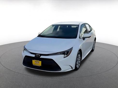 Used 2025 Toyota Corolla LE FWD image 5
