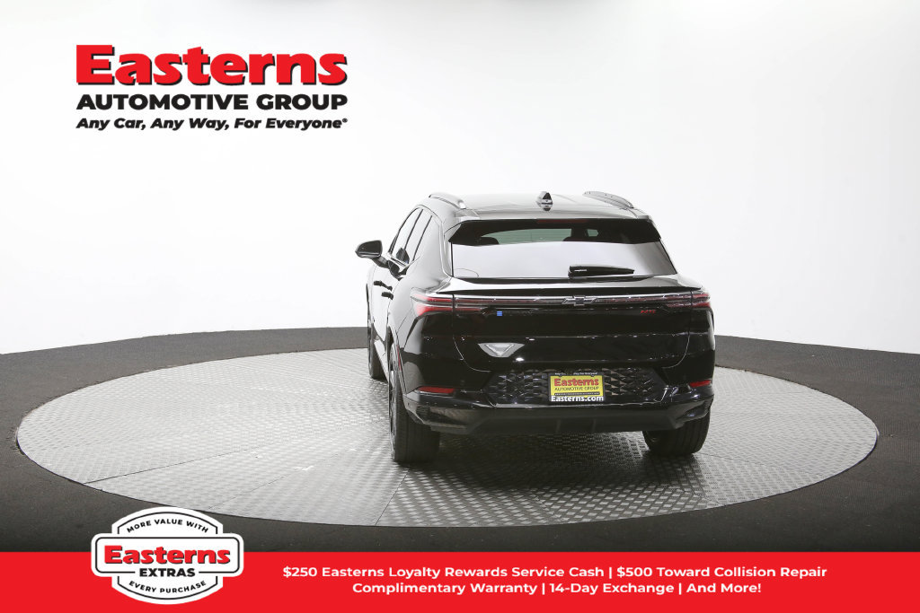 Used 2024 Chevrolet Equinox EV RS FWD image 35