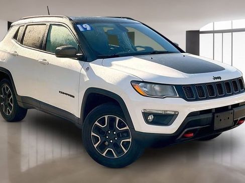 Used 2019 Jeep Compass Trailhawk w/ Leather Interior Group image 3