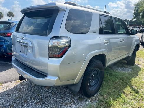 Used 2022 Toyota 4Runner SR5 RWD image 4