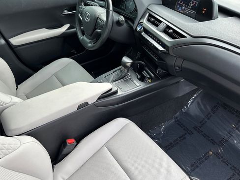 Used 2020 Lexus UX 250h w/ Premium Package image 16