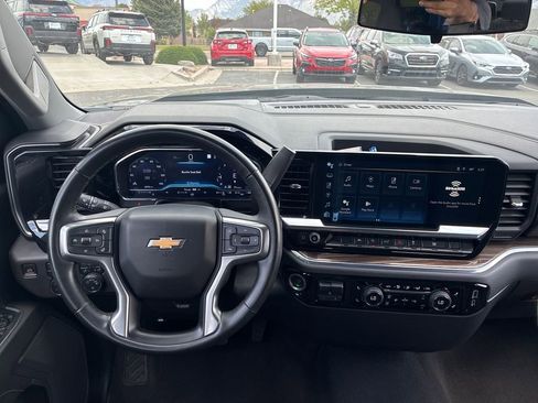 Used 2023 Chevrolet Silverado 1500 LT AWD/4WD image 15