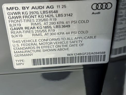 Used 2025 Audi Q6 e-tron Premium Plus AWD/4WD image 29