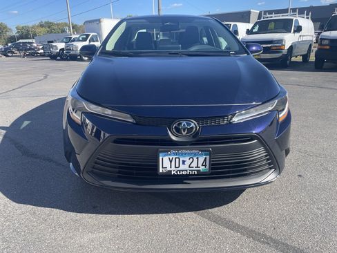 Used 2024 Toyota Corolla LE image 3