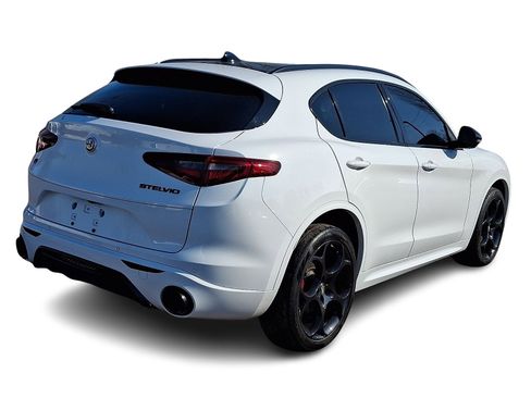 Used 2023 Alfa Romeo Stelvio Veloce image 6