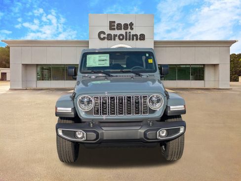 New 2026 Jeep Wrangler Unlimited Sahara AWD/4WD image 8