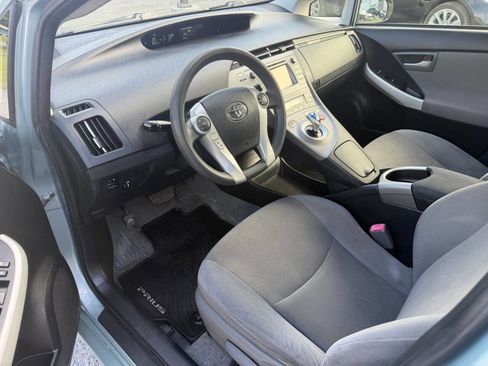 Used 2012 Toyota Prius Two FWD image 9