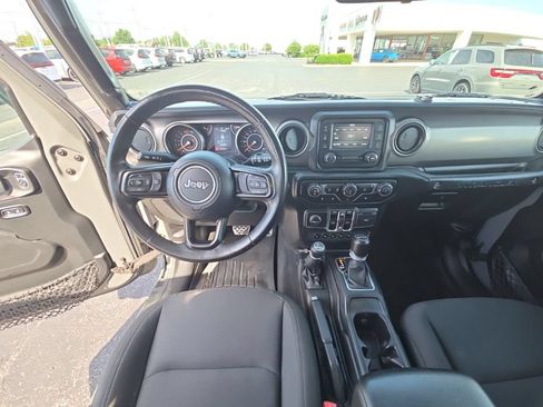 Used 2019 Jeep Wrangler Unlimited Sport S AWD/4WD image 39