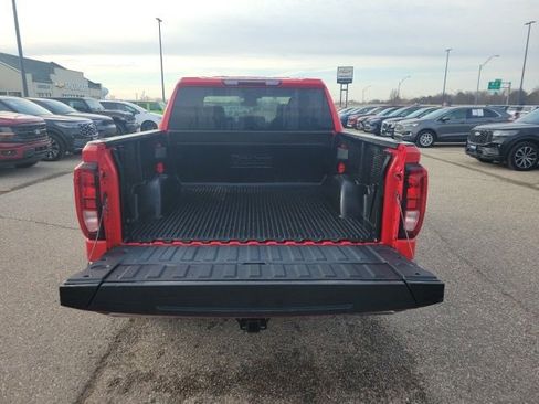 Used 2024 GMC Sierra 1500 SLE image 26
