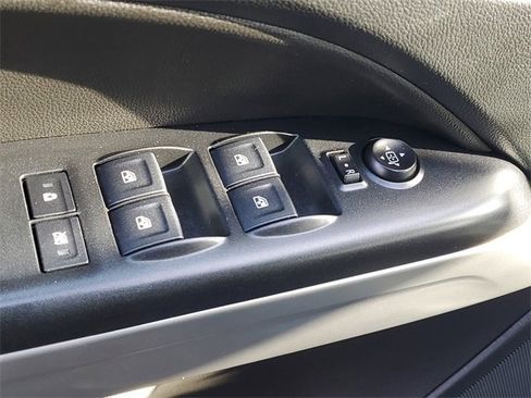 Certified 2022 Chevrolet Colorado ZR2 w/ ZR2 Dusk Special Edition image 15