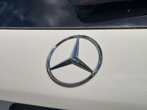 Used 2021 Mercedes-Benz GLC 300 4MATIC image 23