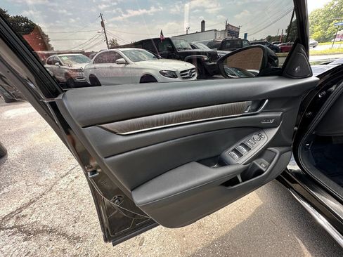 Used 2020 Honda Accord EX-L image 10