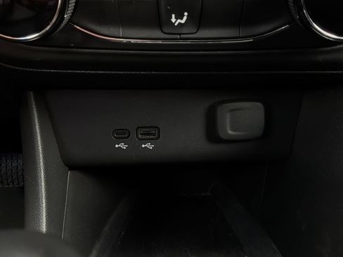 Used 2025 Buick Encore GX Preferred AWD/4WD image 23