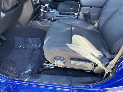 Used 2018 Jeep Wrangler Unlimited Sport S image 21