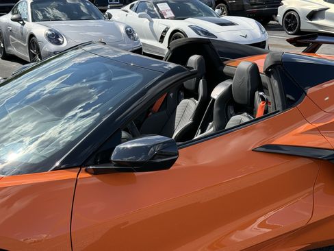 Used 2023 Chevrolet Corvette Stingray Premium Conv w/ Z51 Performance Package RWD image 27