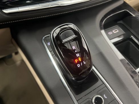 Used 2021 Cadillac Escalade Premium Luxury w/ Driver Assist Tech Package image 15