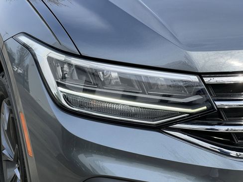 Used 2022 Volkswagen Tiguan SE image 11