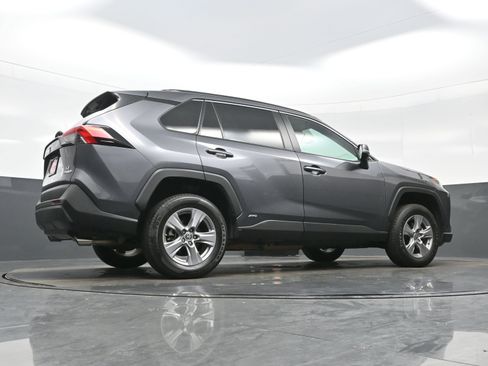 Used 2022 Toyota RAV4 LE AWD/4WD image 30