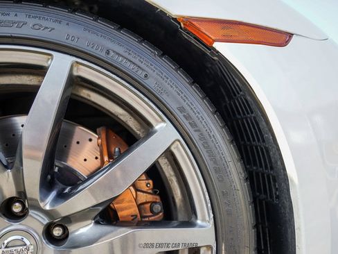 Used 2016 Nissan GT-R Premium AWD/4WD image 63