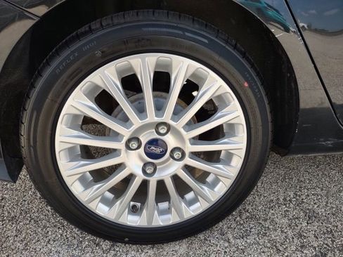Used 2014 Ford Fiesta Titanium FWD image 28