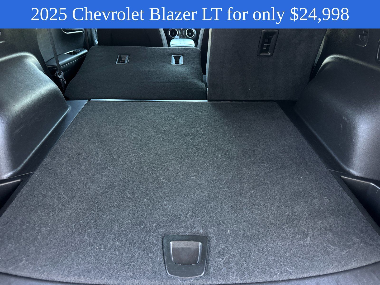 Used 2025 Chevrolet Blazer LT FWD image 16