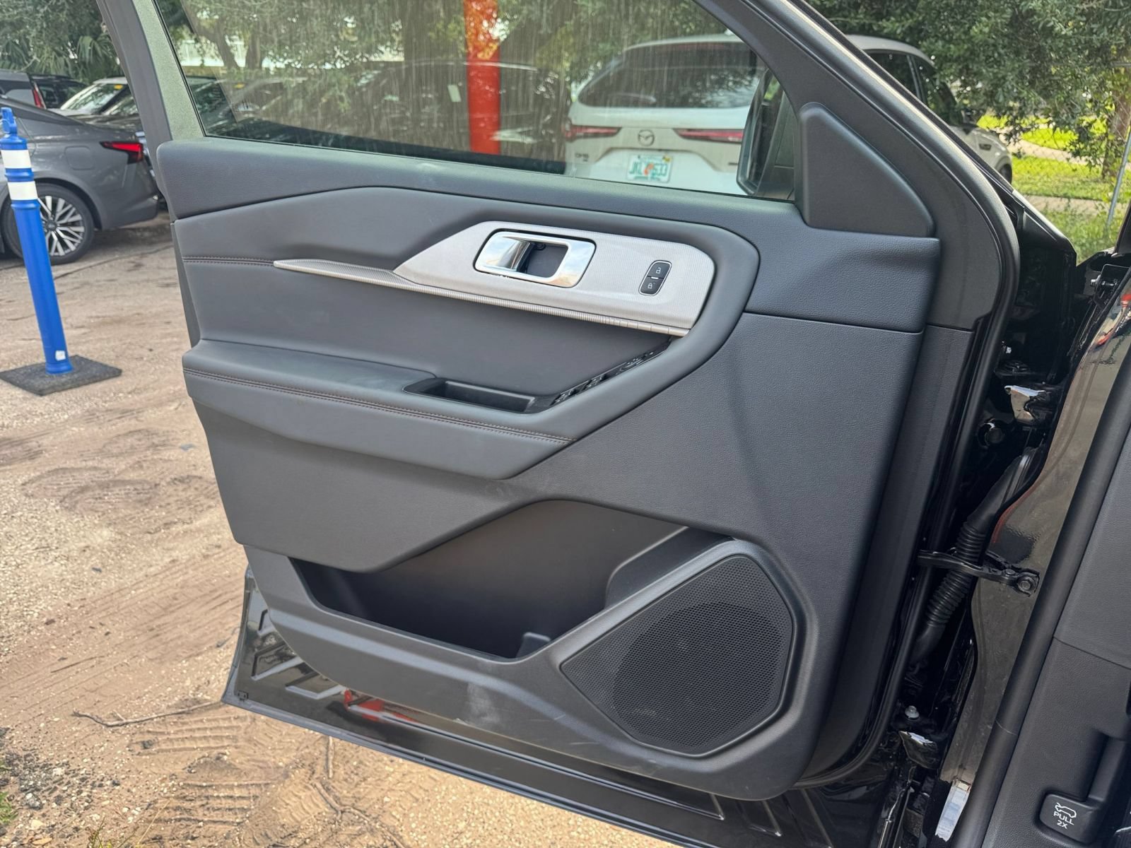 Used 2026 Ford Explorer Active RWD image 18