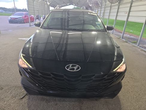 Used 2021 Hyundai Elantra SEL FWD image 2
