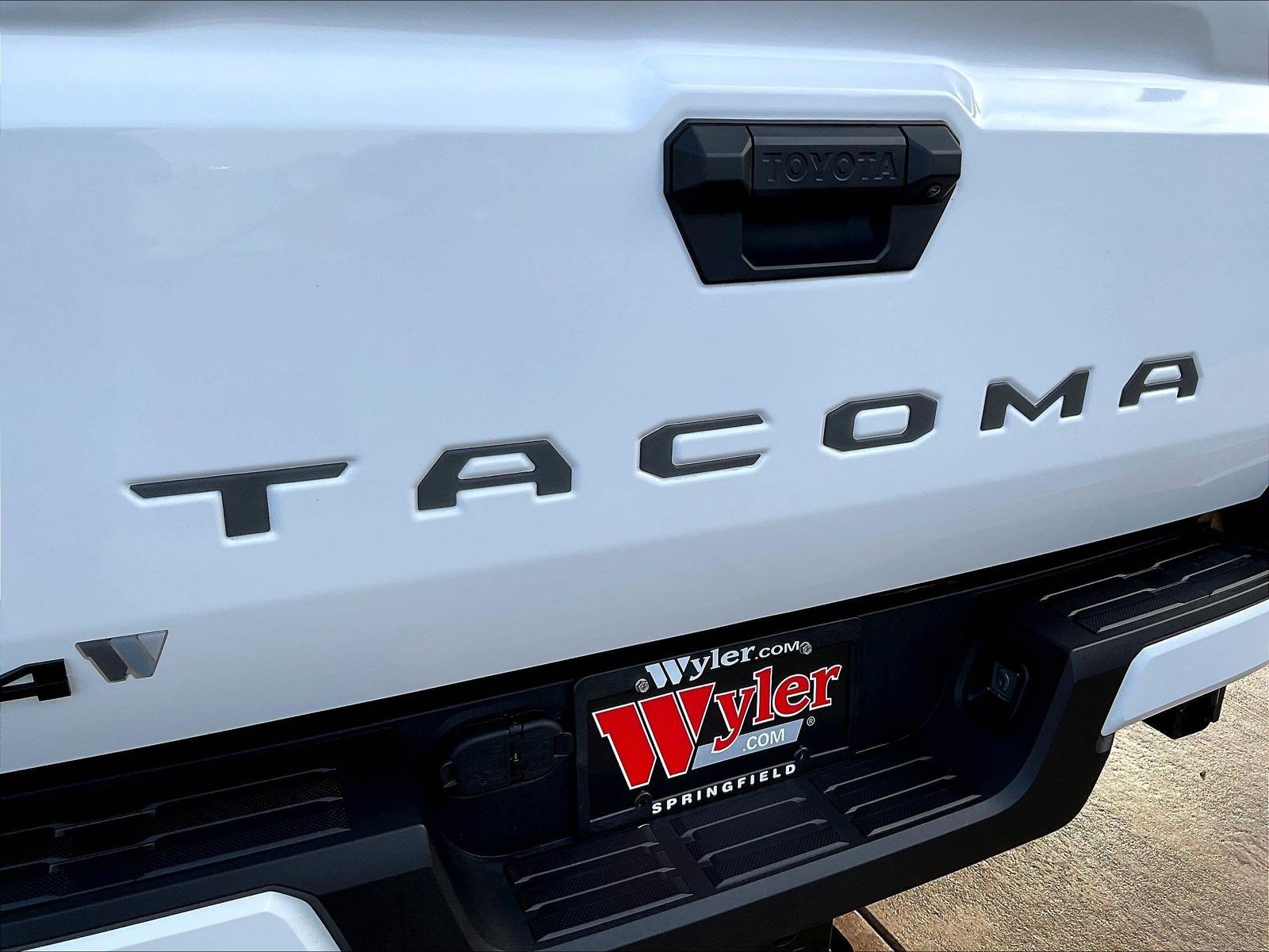Used 2026 Toyota Tacoma TRD Off-Road AWD/4WD image 24