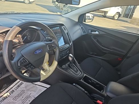 Used 2015 Ford Focus SE image 12