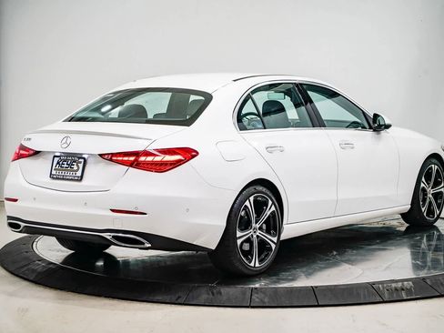 Used 2025 Mercedes-Benz C 300 Sedan image 4
