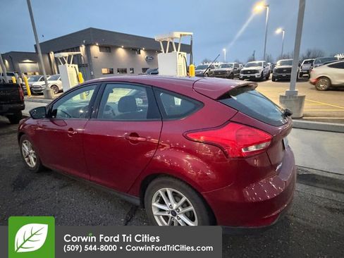 Used 2016 Ford Focus SE w/ SE Cold Weather Package image 22