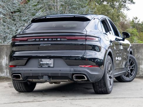 Certified 2025 Porsche Cayenne Coupe image 11
