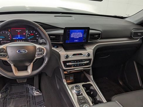 Certified 2023 Ford Explorer XLT w/ Equipment Group 202A image 4