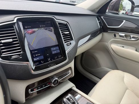 Used 2018 Volvo XC90 T6 Momentum w/ Convenience Package AWD/4WD image 22