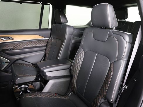 Used 2021 Jeep Grand Cherokee L Summit AWD/4WD image 34